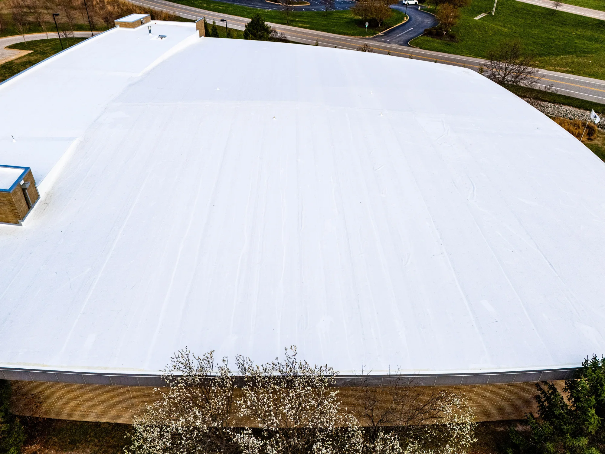 The full sweep of the curved white membrane, edge to edge